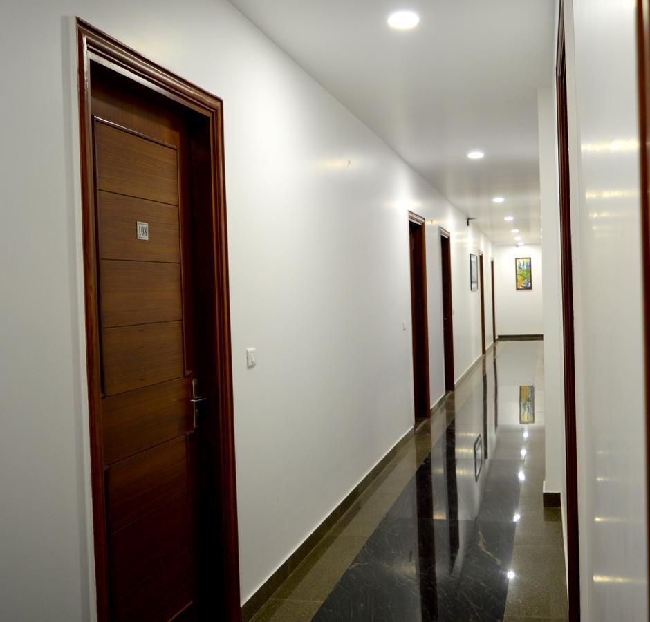 Hotel Taru Inn Ghaziabad Eksteriør billede