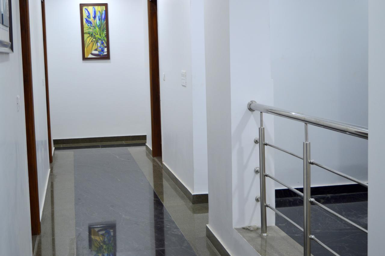 Hotel Taru Inn Ghaziabad Eksteriør billede