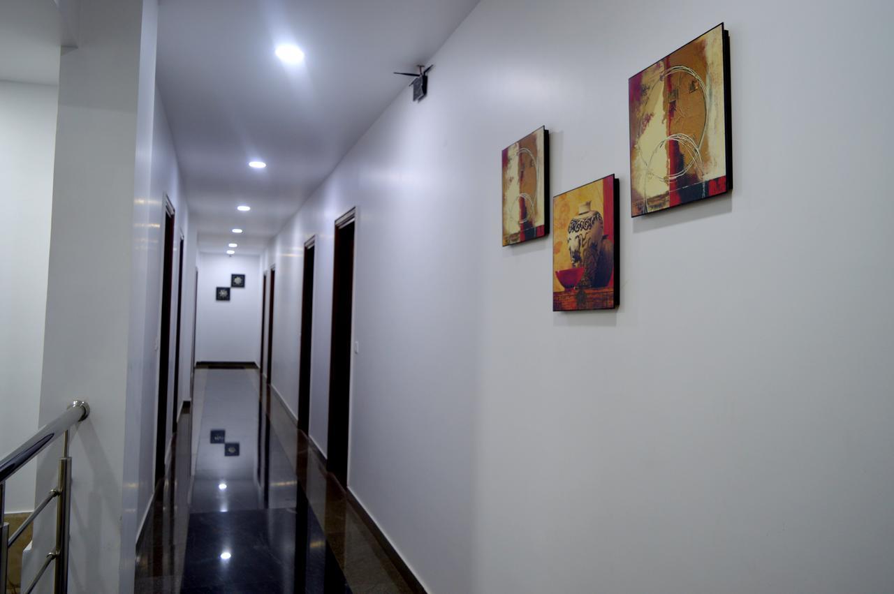 Hotel Taru Inn Ghaziabad Eksteriør billede