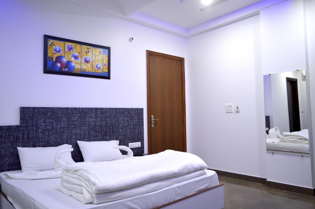 Hotel Taru Inn Ghaziabad Eksteriør billede