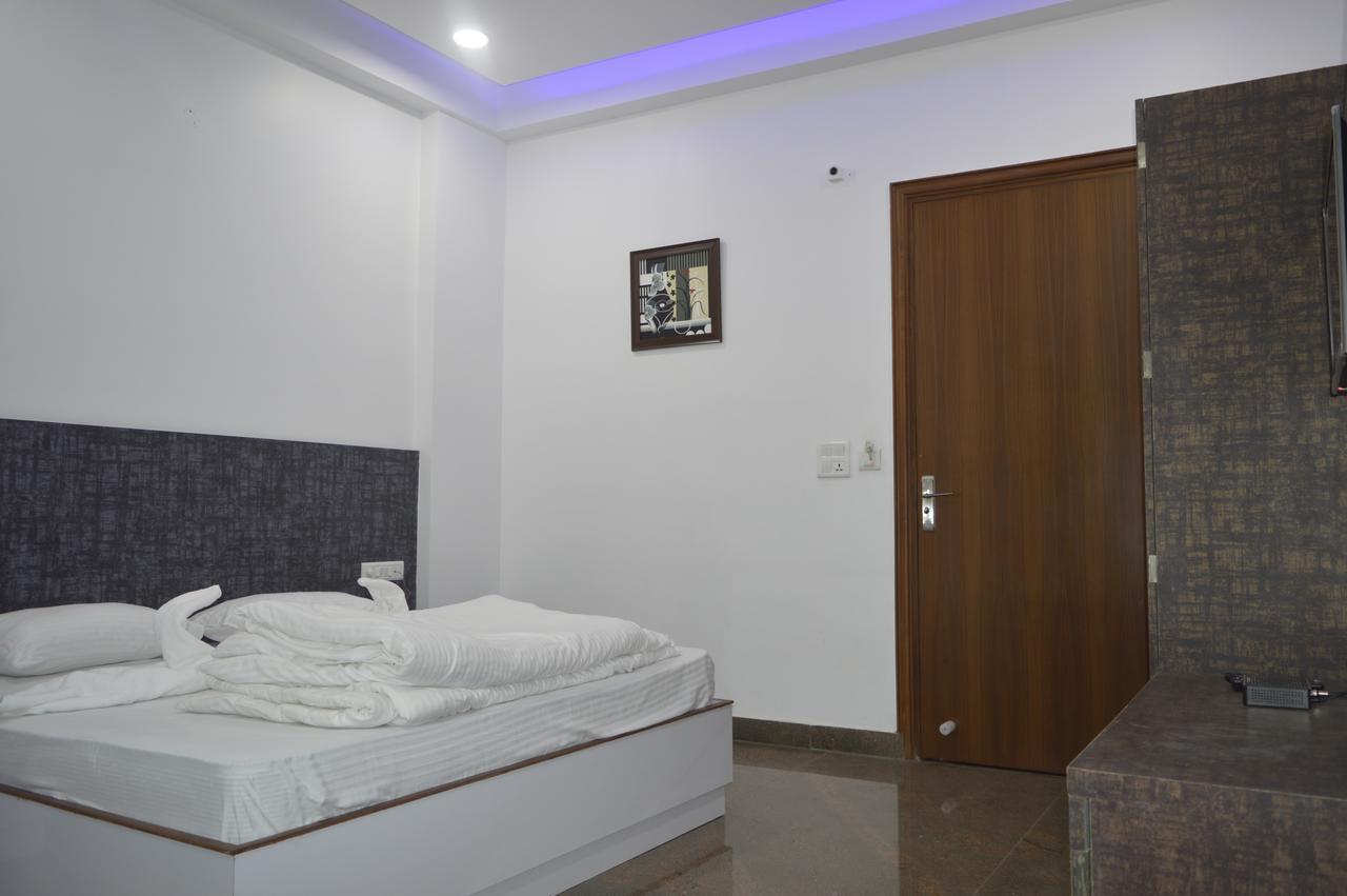 Hotel Taru Inn Ghaziabad Eksteriør billede